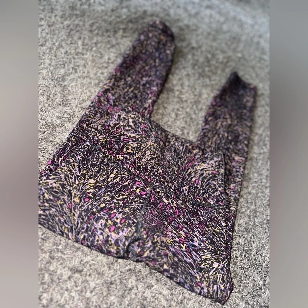 Women’s Lululemon Invigorate Topography Multi Color High-Rise Tight Size 2